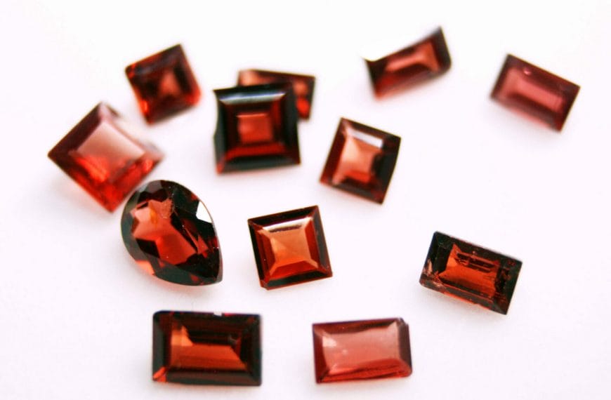 Garnet provides the strength to overcome obstacles and persevere
