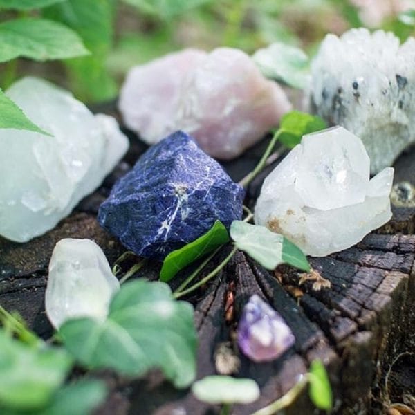 Aquarius gemstones: birthstones, lucky gems & meanings