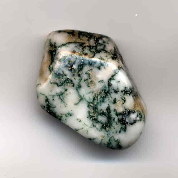 Moss agate balances stress by promoting self-expression