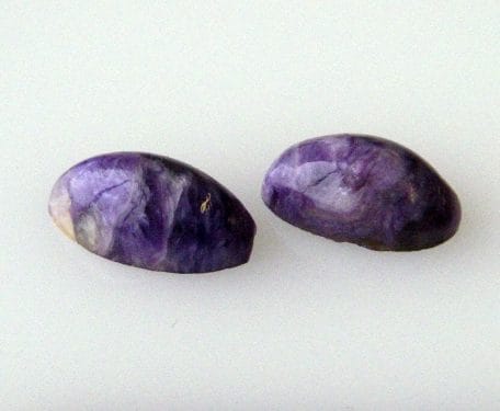Sugilite improves emotional stability and helps to overcome negative emotions and difficult situations