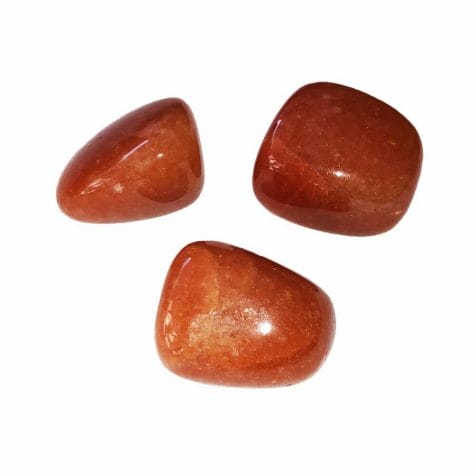 Red aventurine benefits the root chakra by fostering self-assurance and an optimistic view of life