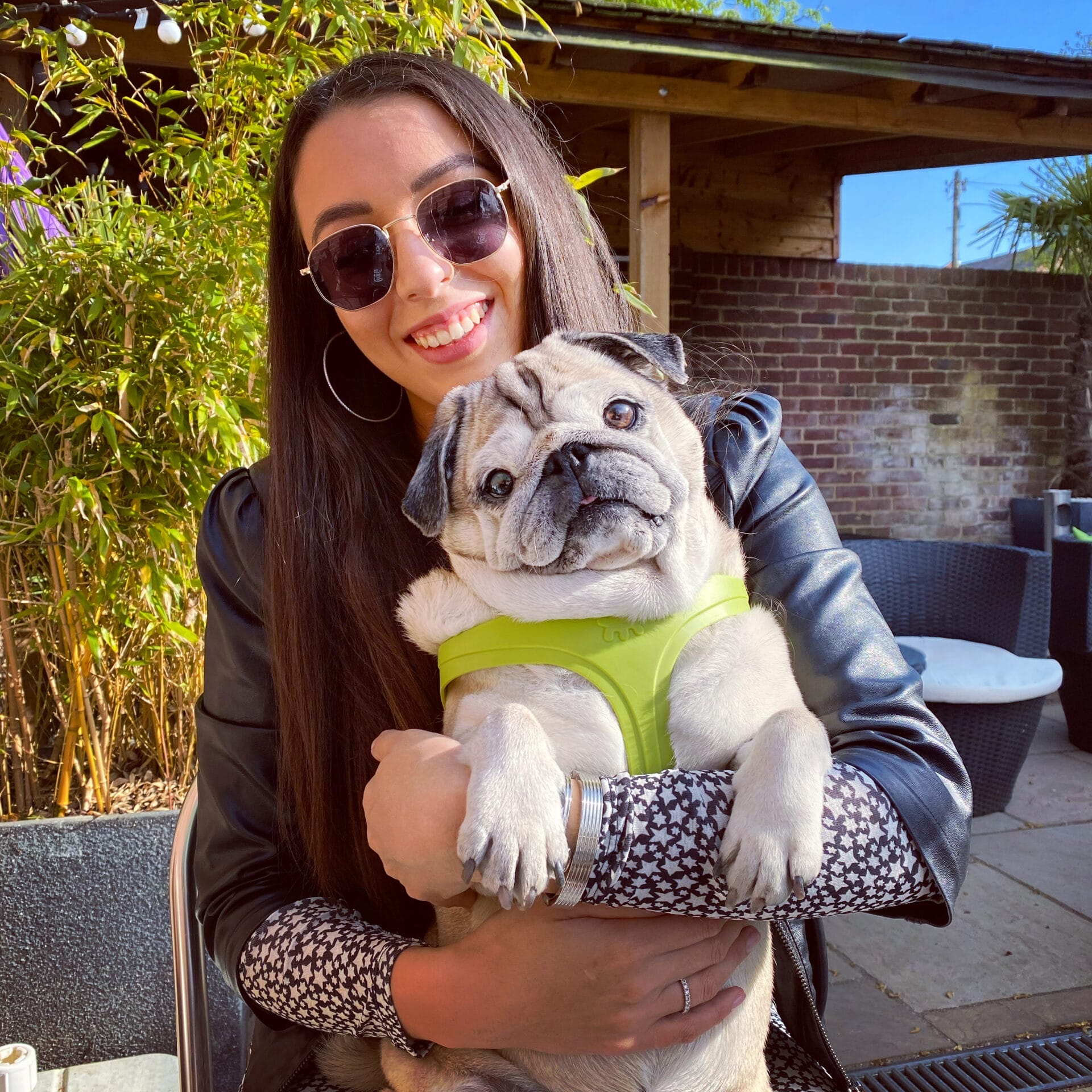 Nia and her pet charlie Vivify tribe founder 🌸 | psychologist 🎓 | change catalyst for business 💼 | wellness advocate 🧘♂️